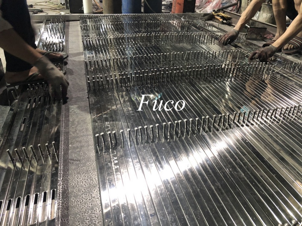 Làm cửa xếp inox  fuco