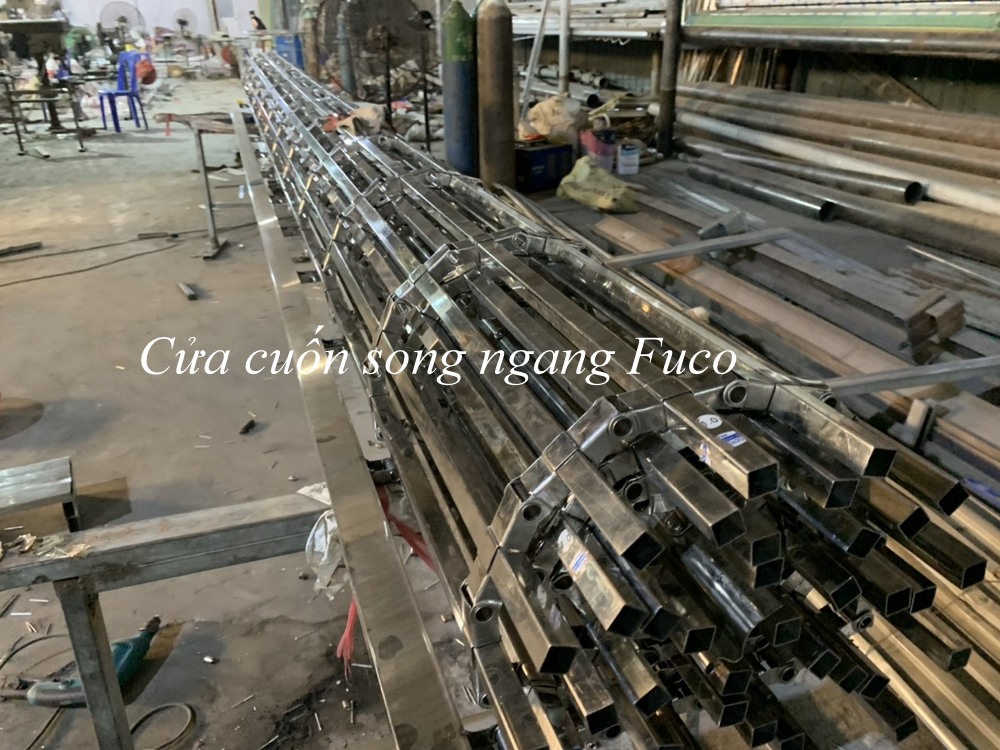 Cửa cuốn song ngang hộp 20x20 INOX 304